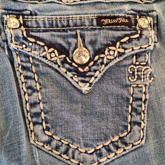 Miss Me Jeans Women's Embellished Bootcut Jewelled Distressed Denim Size 28 x 32 - Picture 2 of 16